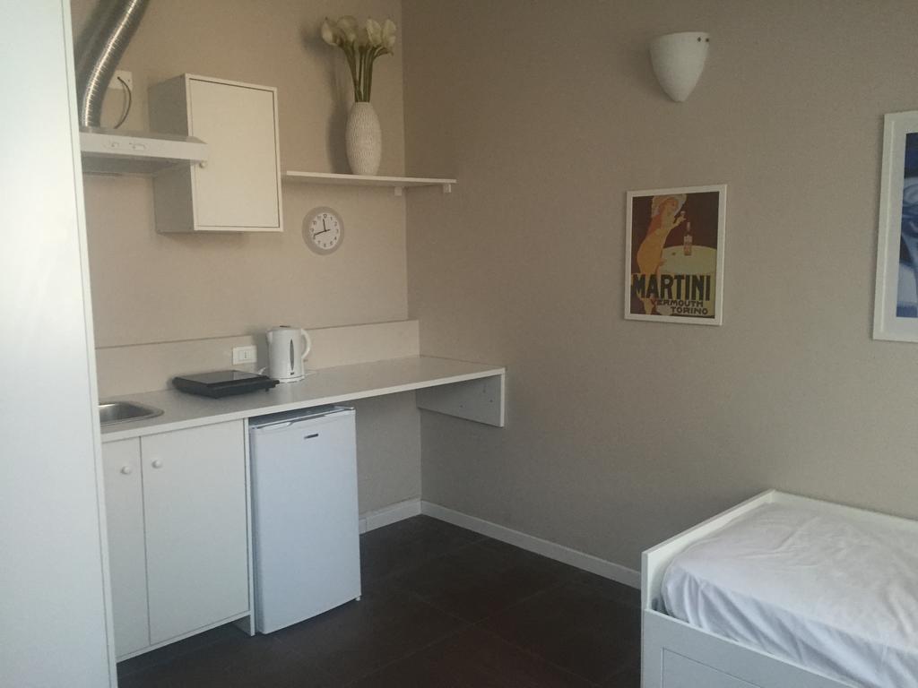 B&B Leonardo Rho Eksteriør billede
