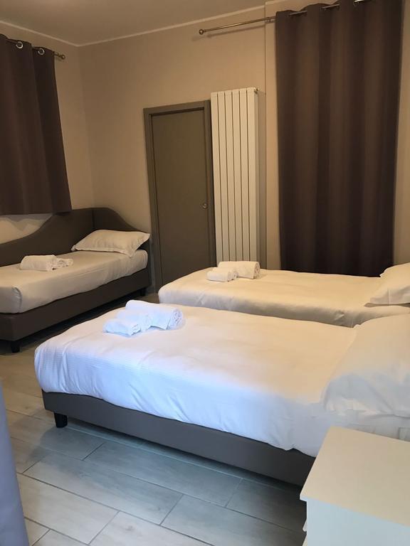 B&B Leonardo Rho Eksteriør billede